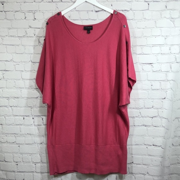 Lane Bryant pink top with buttons at the shoulders for design - Picture 1 of 8